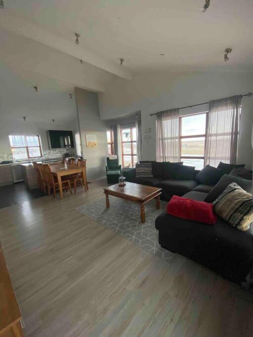 Eaglerock Guesthouse And Tours Киркьюбайярклёйстюр Экстерьер фото
